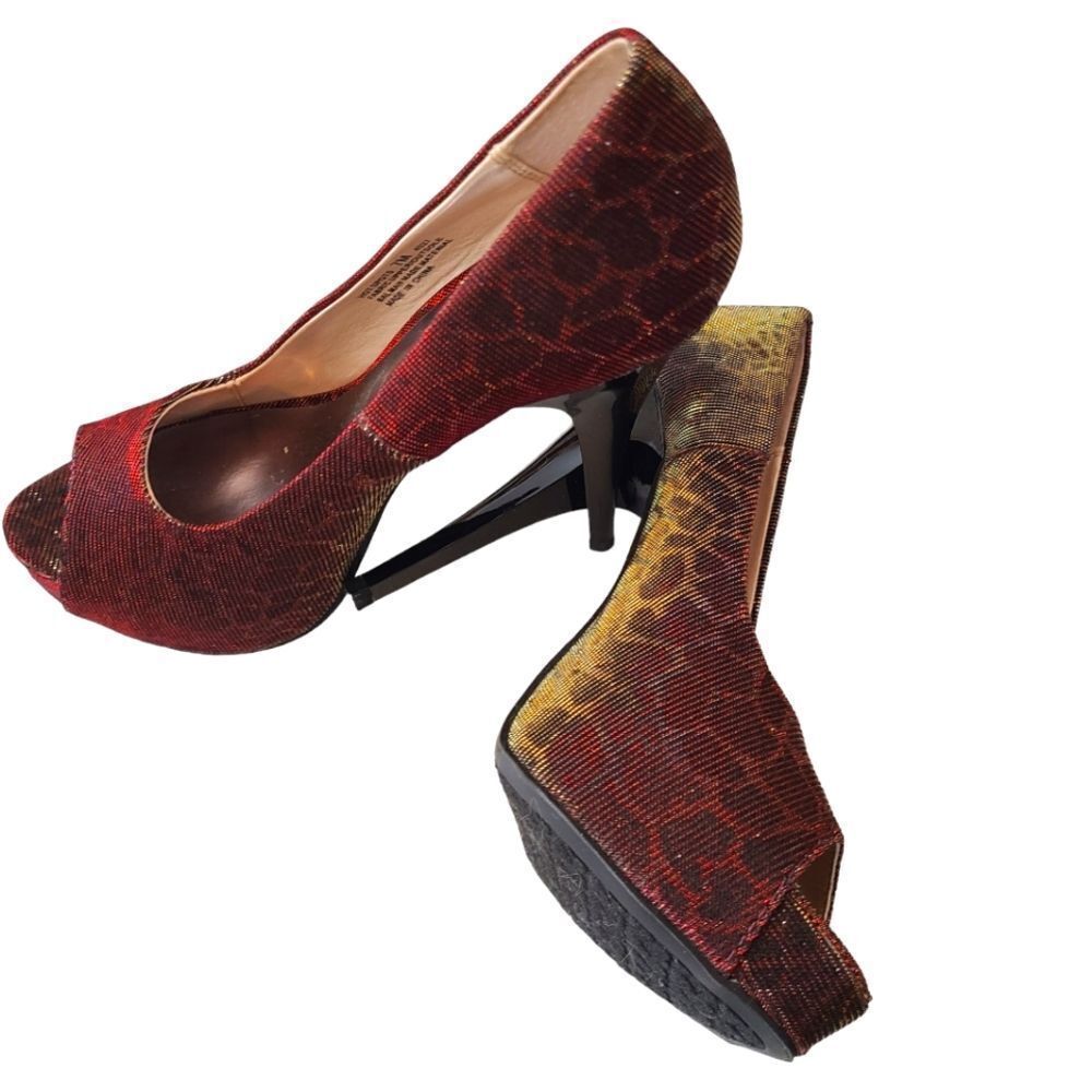 Chinese Laundry‎ Heels Iridescent Brocade 5" size 7 NWOT